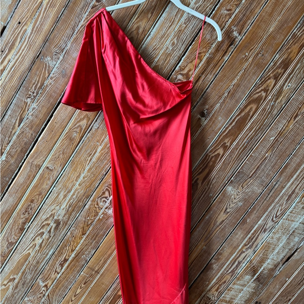 Elegant Satin Pleated One-Shoulder Dress